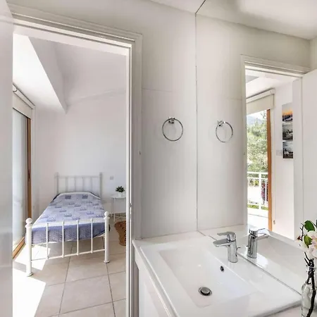 Villa Athina *